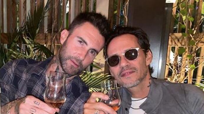 Marc Anthony y Adam Levine se echan unos tequilas