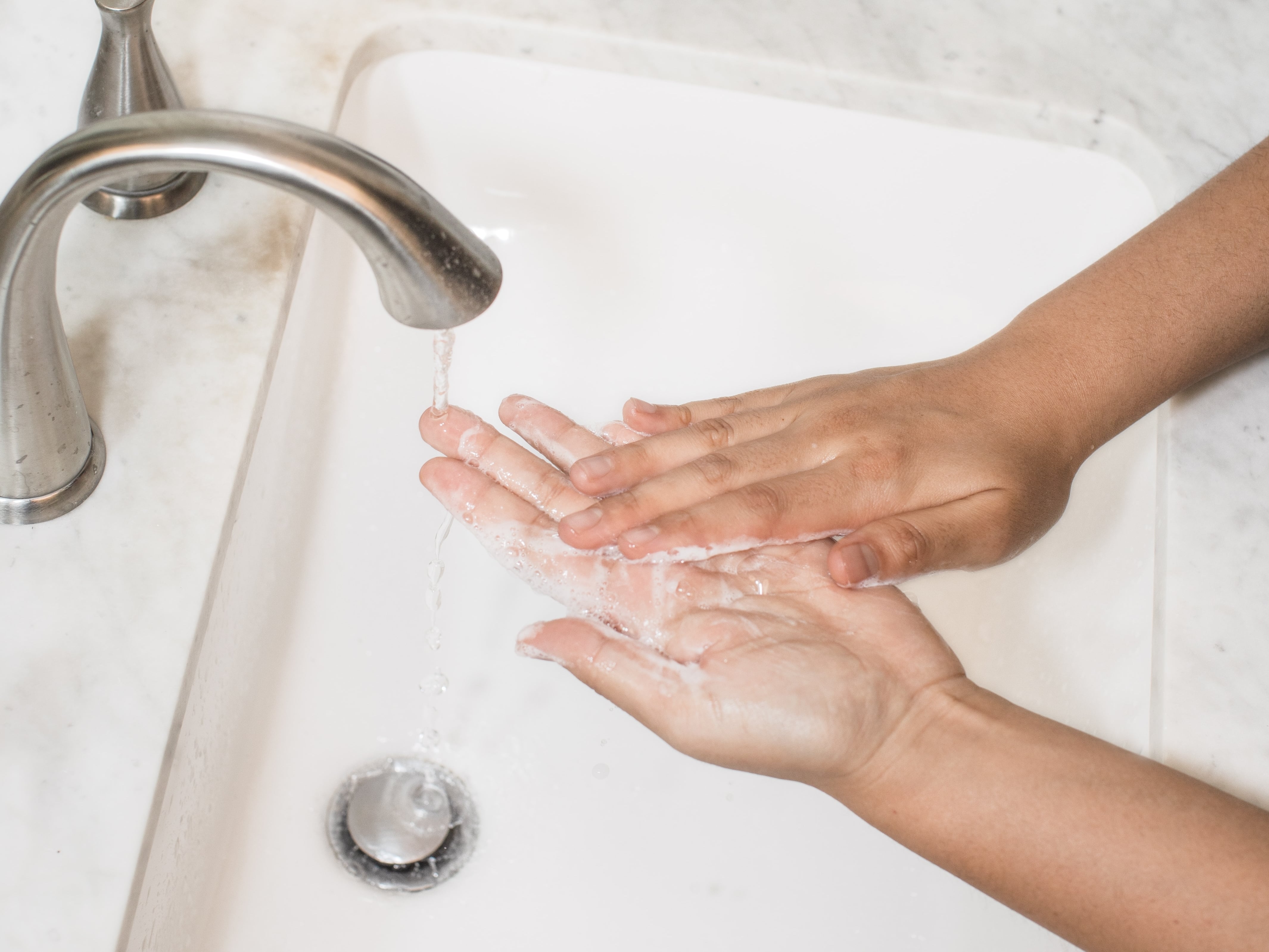 ¿Qué efectos tiene el líquido para frenos?