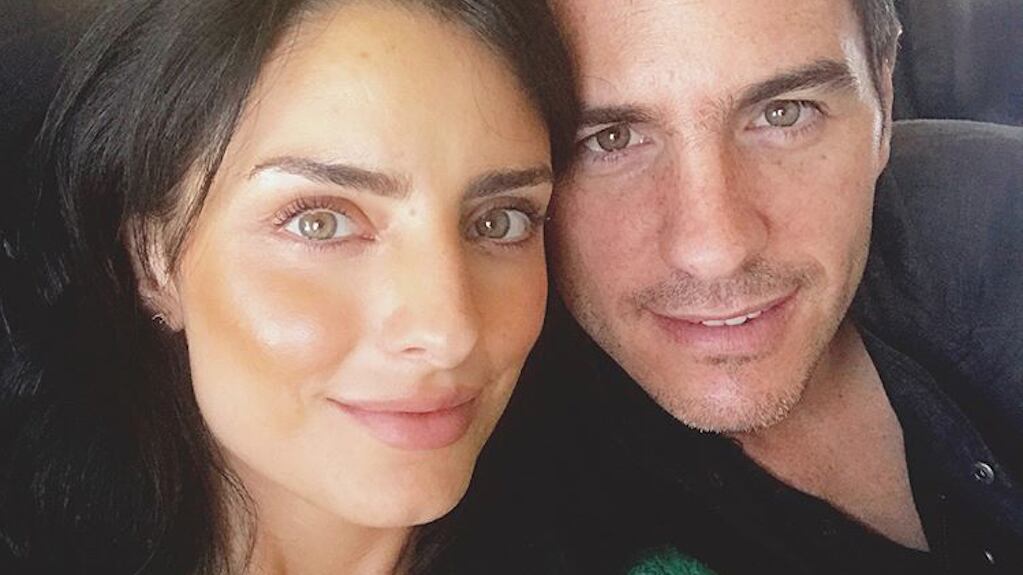 Aislinn Derbez y Mauricio Ochmann se casaron en una boda que aburrió a toda la familia y desde ahí estuvo mal