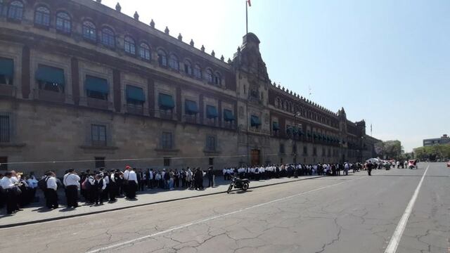 Los meseros acusan falta de apoyos y pérdida de empleos