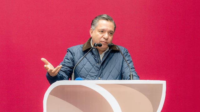 Toluca inicia programa de bacheo 2026 con meta de 20 mil reparaciones.