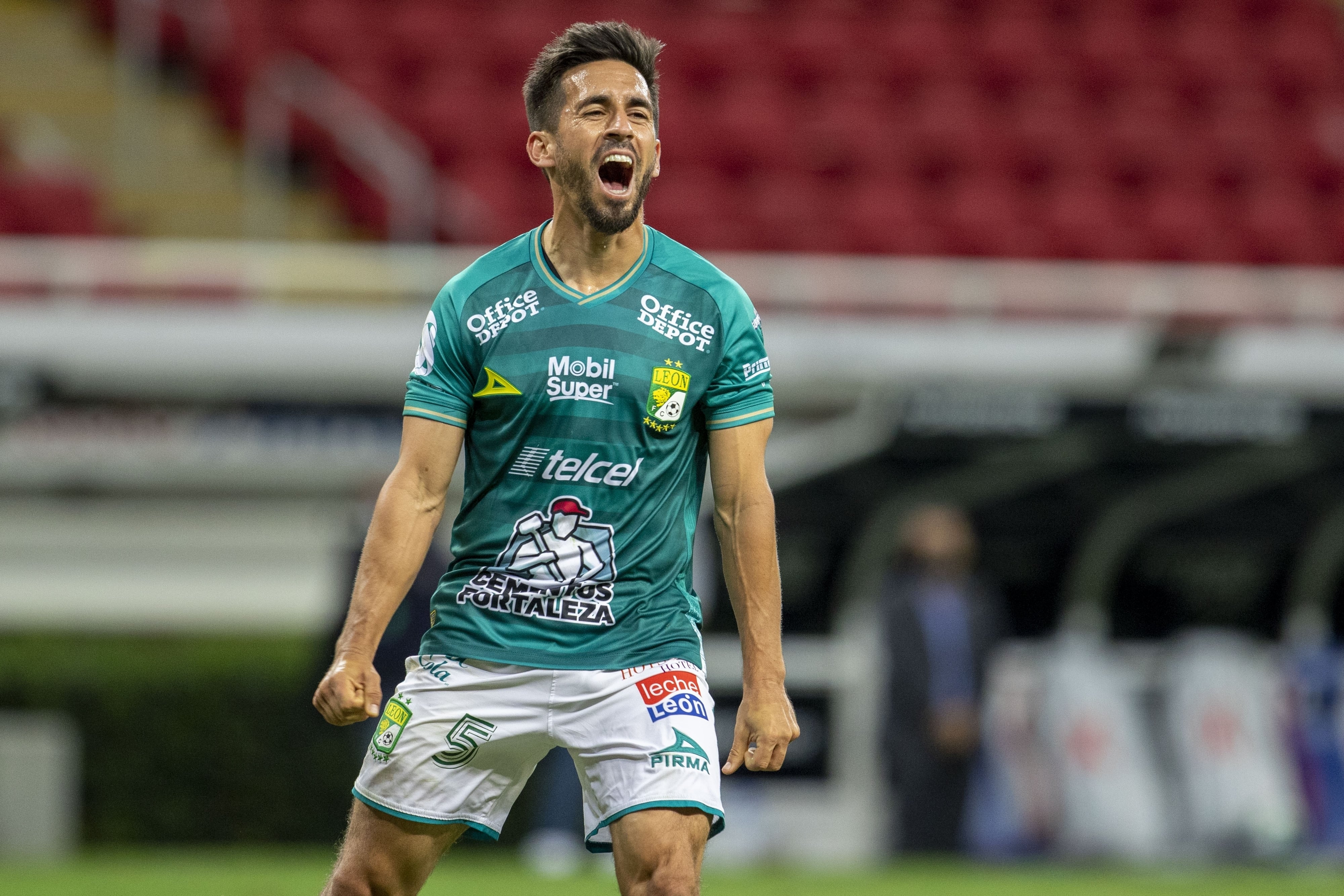 Bicampeón con León pide ayuda para salvar la vida de su hijo; la familia de la Liga MX ya está cooperando