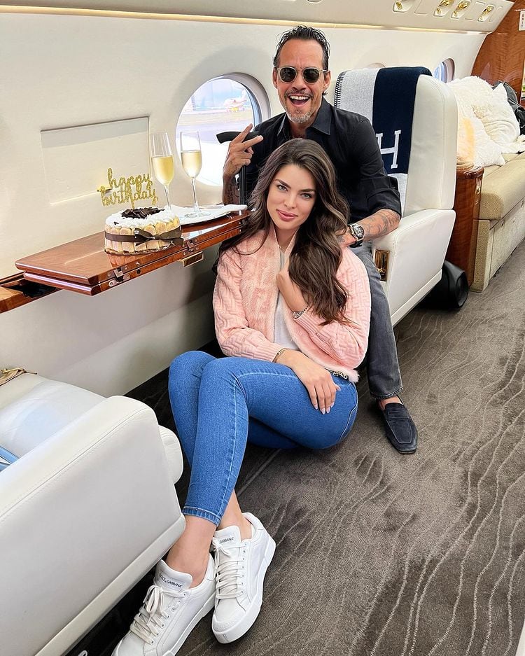 Marc Anthony y Nadia Ferreira.