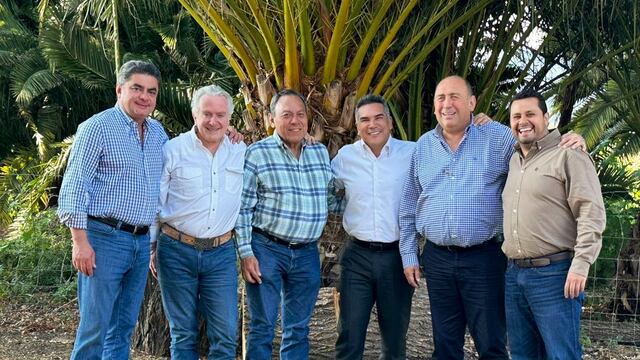 Líderes de Va por México se abraza