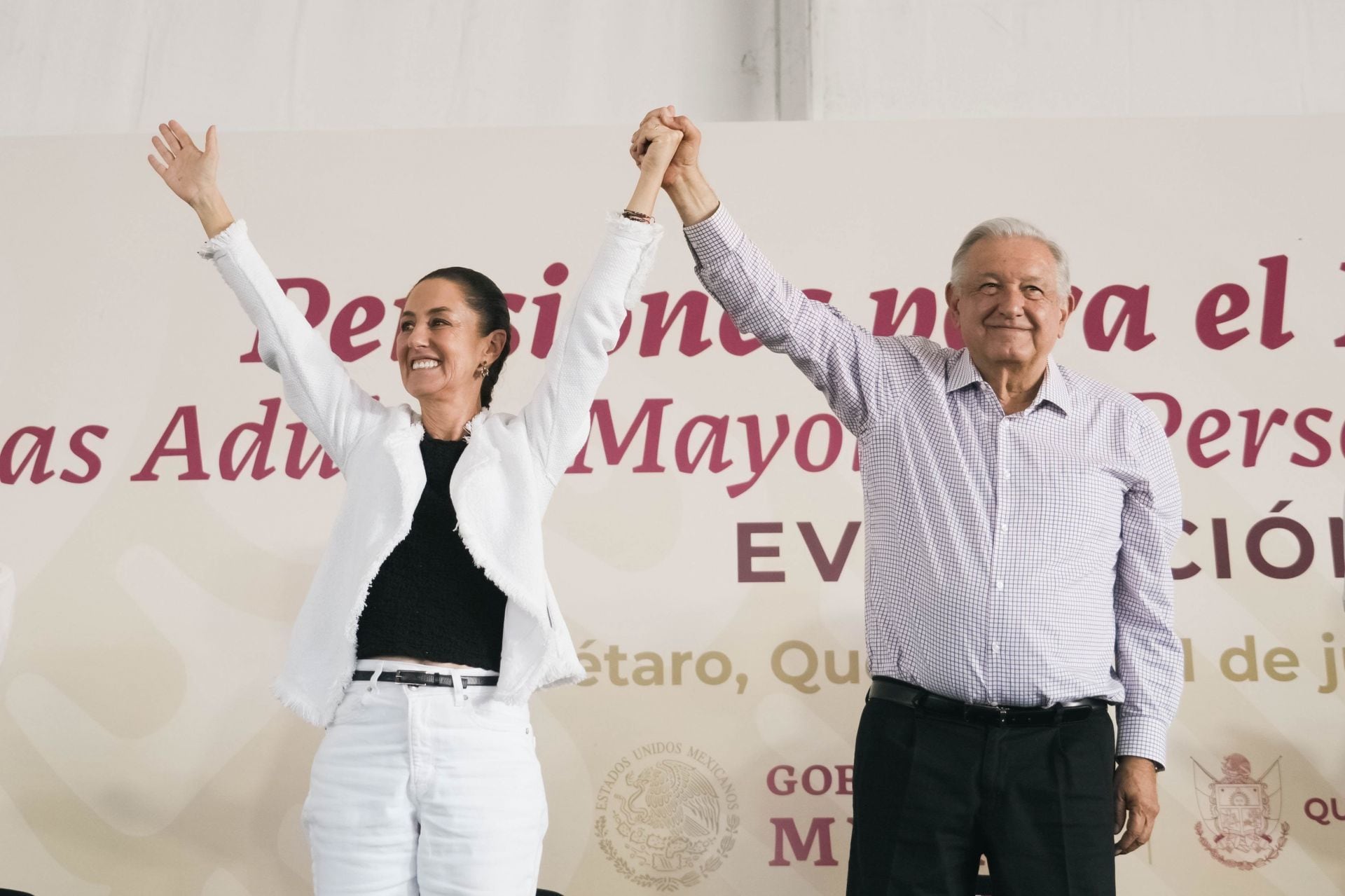 AMLO anuncia en Querétaro nuevo programa de visitas médicas a personas adultas mayores