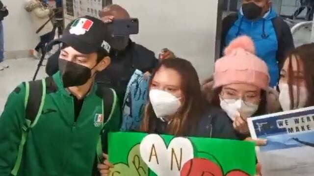 Recibimiento a Donovan Carrillo