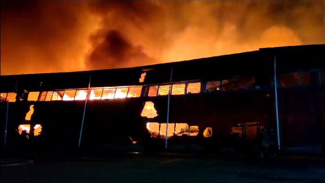 Incendio en bodega del IMSS en Azcapotzalco y Gustavo A. Madero