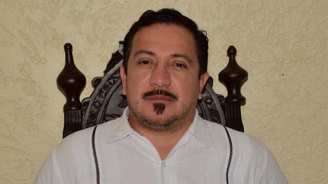 Charlie Valentino León Flores Vera, diputado de Morena en Tabasco