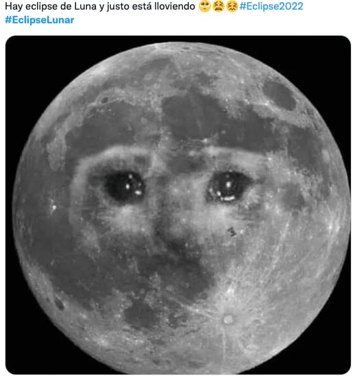 Memes "funan" a las nubes por tapar el eclipse lunar y la luna de sangre 2022