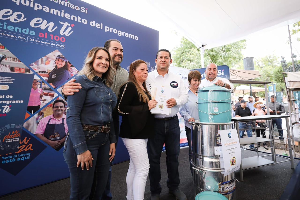 Diego Sinhue Rodríguez realiza entrega de apoyos por “Creo en Ti, Mi Tienda al 100"