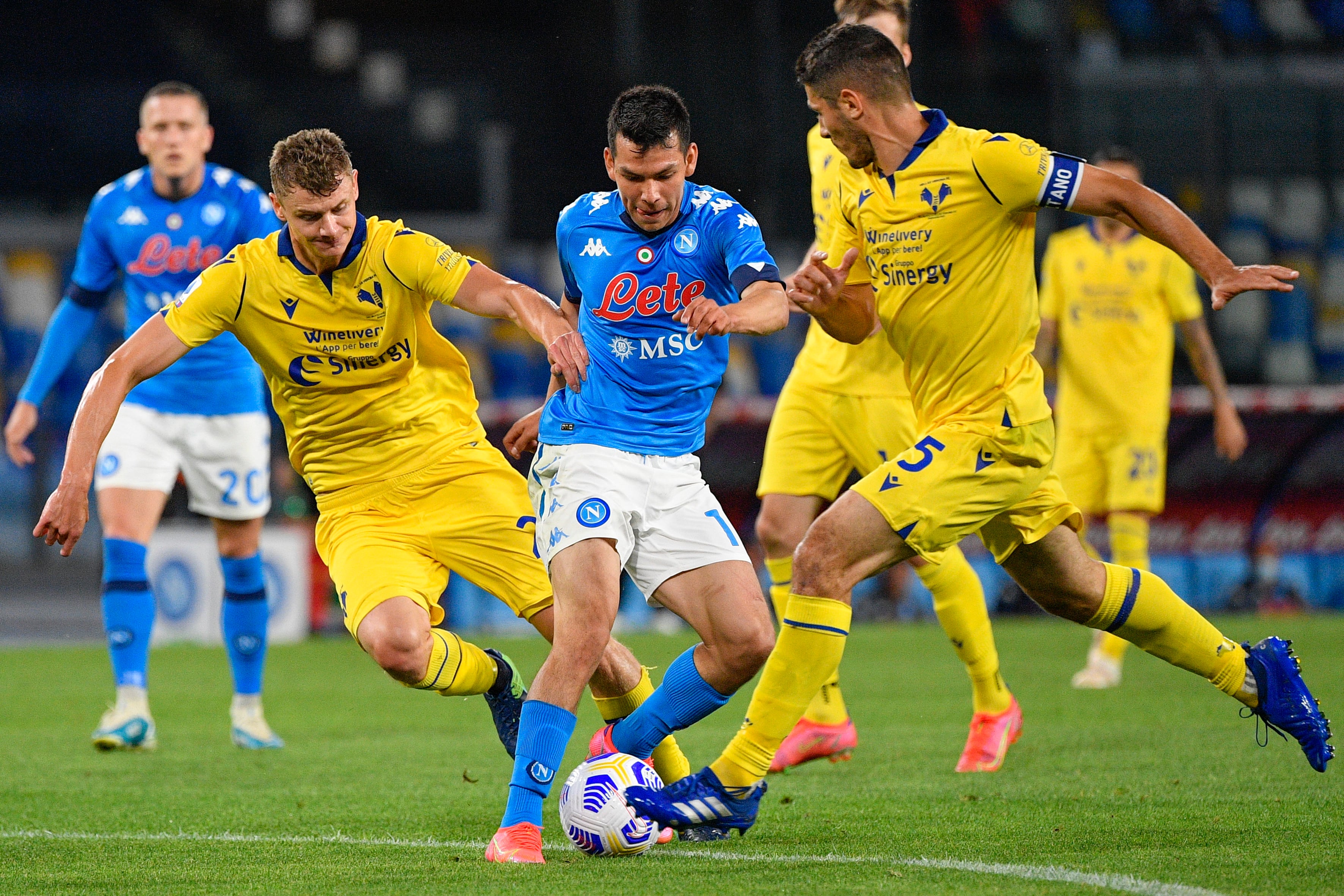 Chucky Lozano jugó 68 minutos en el empate del Napoli