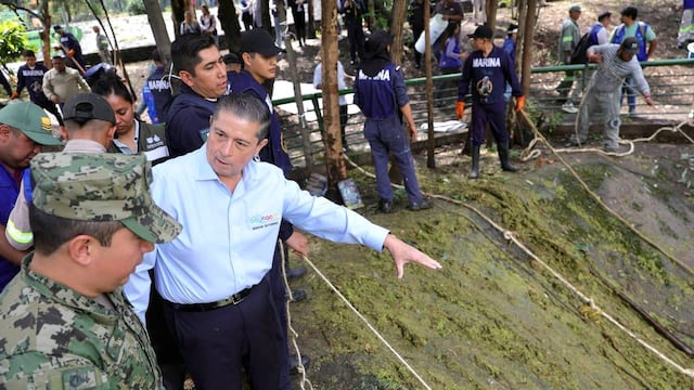 Arrancaron los trabajos de rescate del lago del Parque Ecológico Huayamilpas, con labores de limpieza del cuerpo de agua.