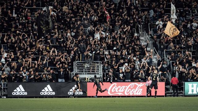 Zimmerman celebra el gol del triunfo ante sus aficionados