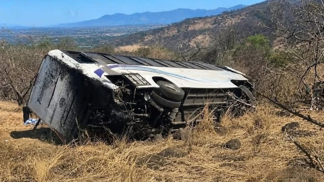 Accidente en Nayarit: Fiscalía confirma 11 muertos tras volcadura de autobús