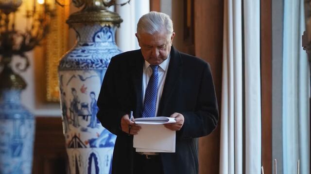 Captaron a AMLO preparando un discurso en Palacio Nacional