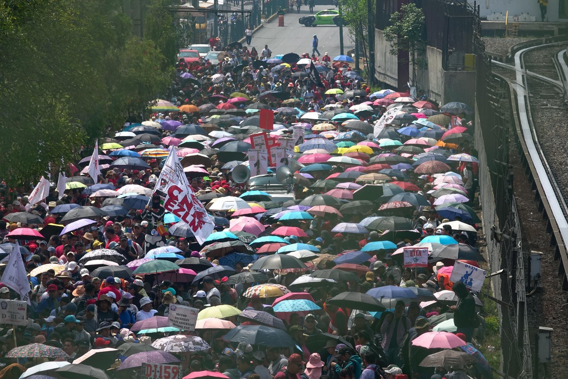 CNTE llega a AICM; se instalan en Terminal 1 y Terminal 2