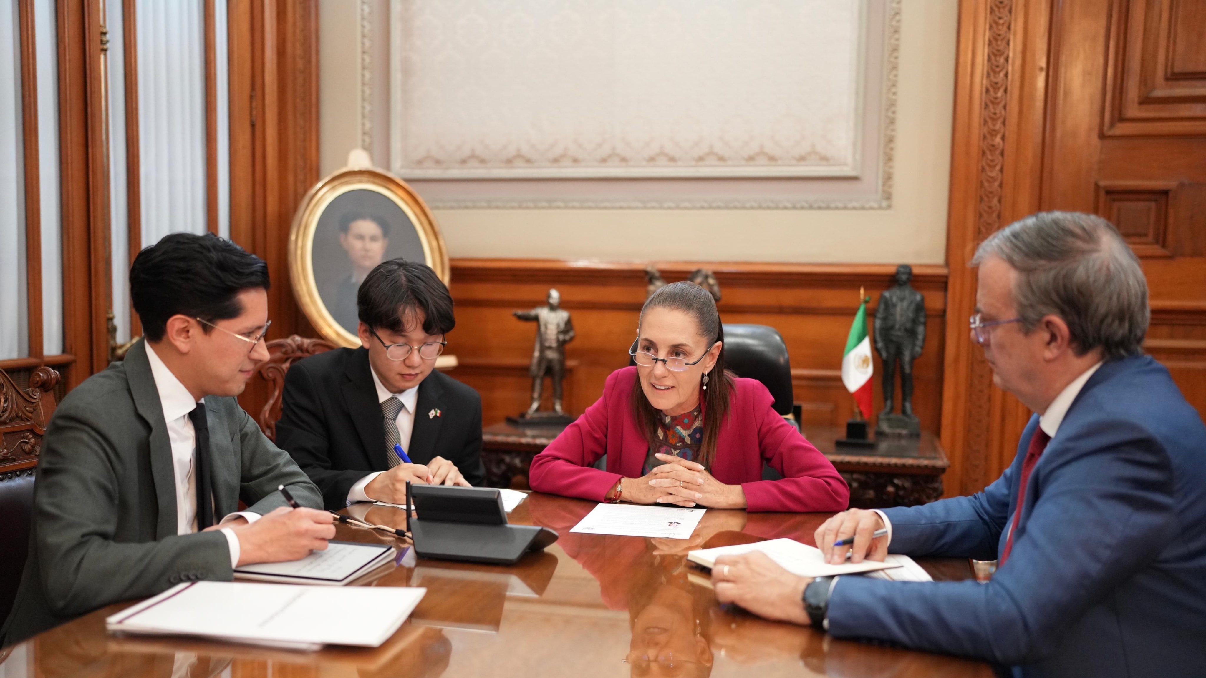Sheinbaum celebra regreso de BTS en llamada con presidente de Corea del Sur