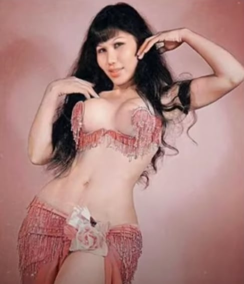 Lyn May antes de las operaciones