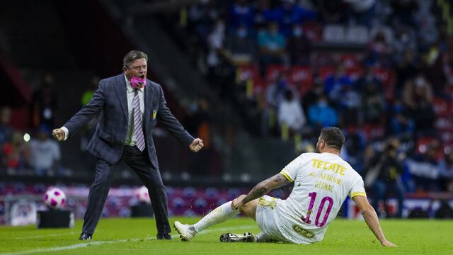 Miguel Herrera celebra con Gignac