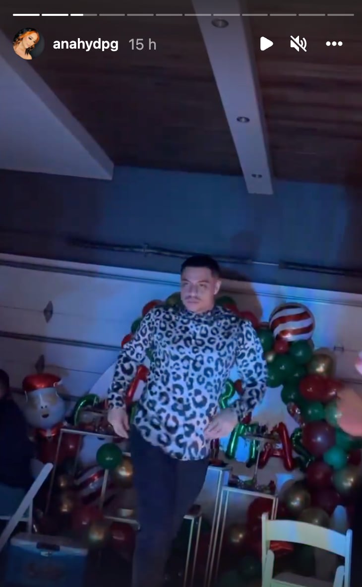 Eduin Caz en fiesta de Navidad