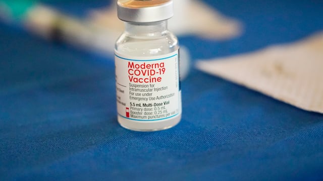vacuna de Moderna contra el Covid-19/AP