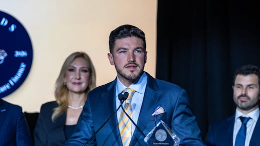 Samuel García recibe premio LatinFinance por Hospital Infantil de Nuevo León