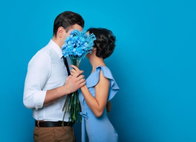 Flores azules el 3 de octubre, Día del Novio
