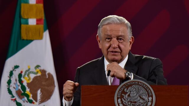 AMLO apoya consulta popular contra ministros