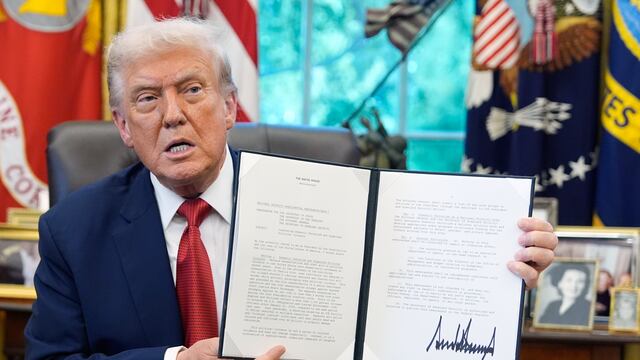 Donald Trump ordena combatir el terrorismo doméstico.