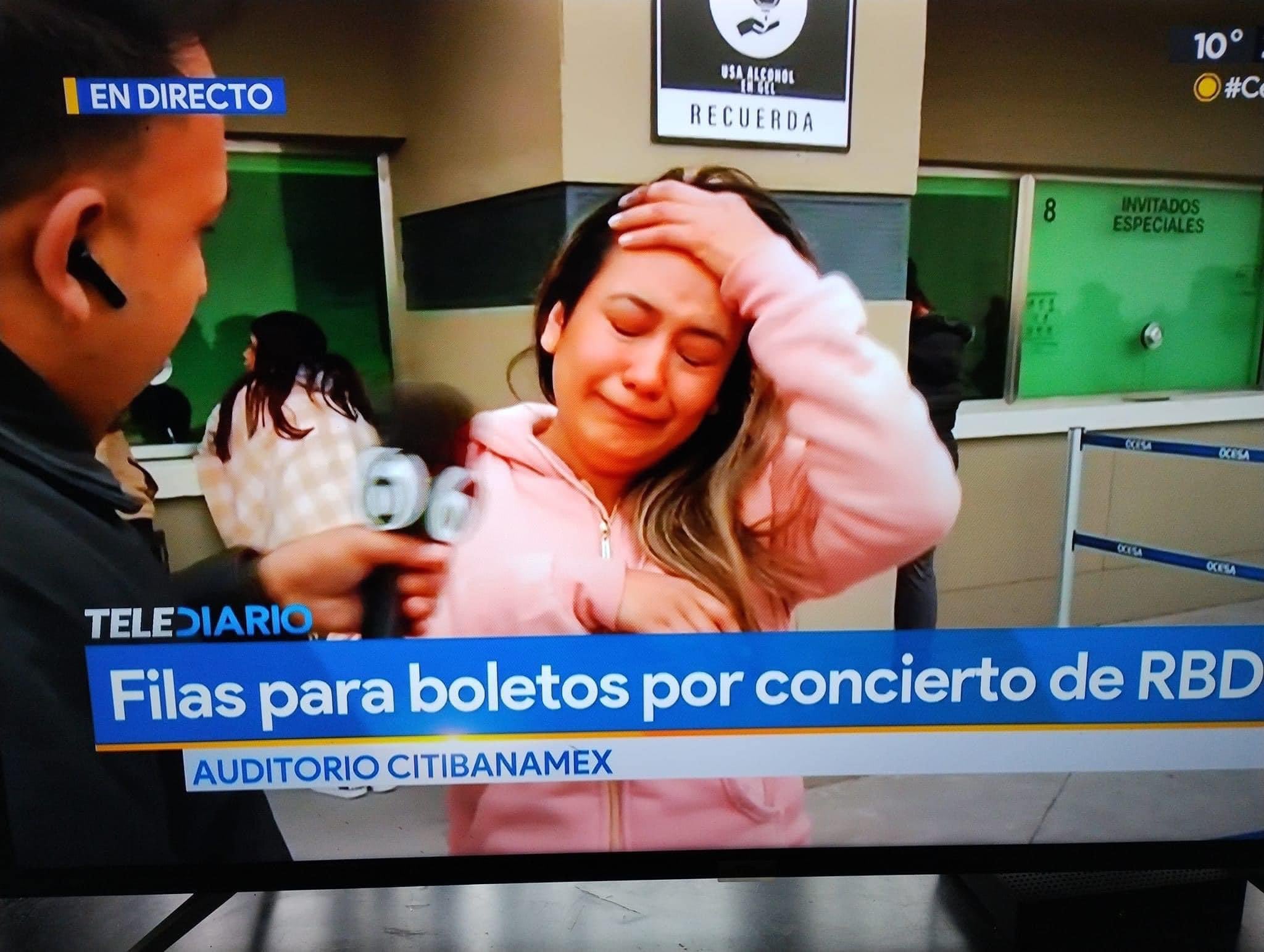 Fan de RBD en Monterrey pasa un tormento al tratar de comprar su boleto.