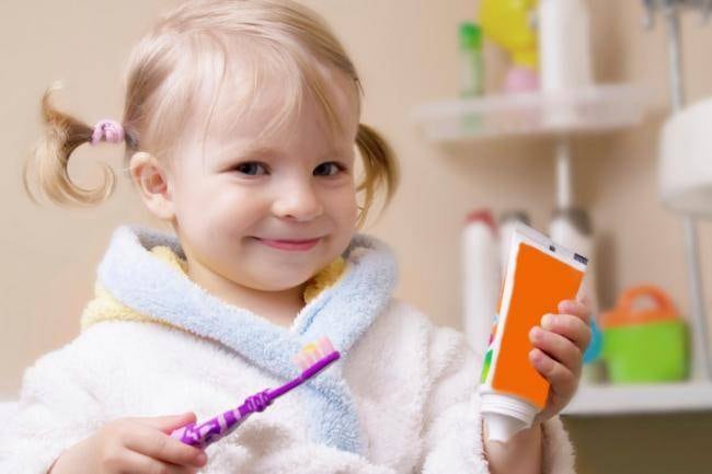 Lo que pasaría si por 'curioso' comes pasta de dientes
