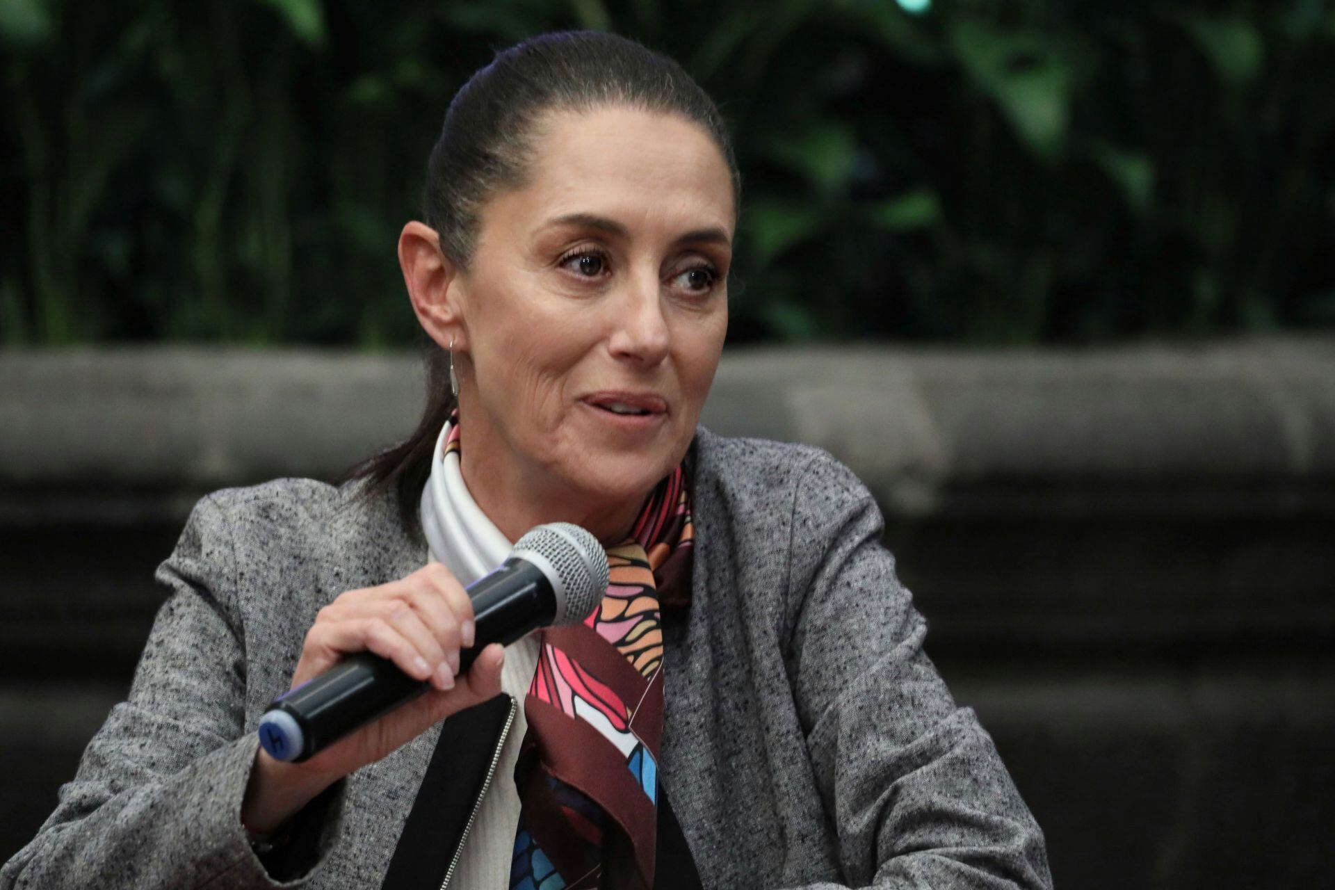 La mandataria de la CDMX, Claudia Sheinbaum, dice estar lista para ser la primera presidenta de México.