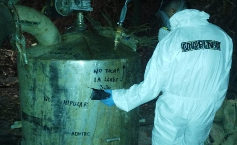 Hallan laboratorio clandestino en Durango; Marina asegura 1.3 toneladas de metanfetamina