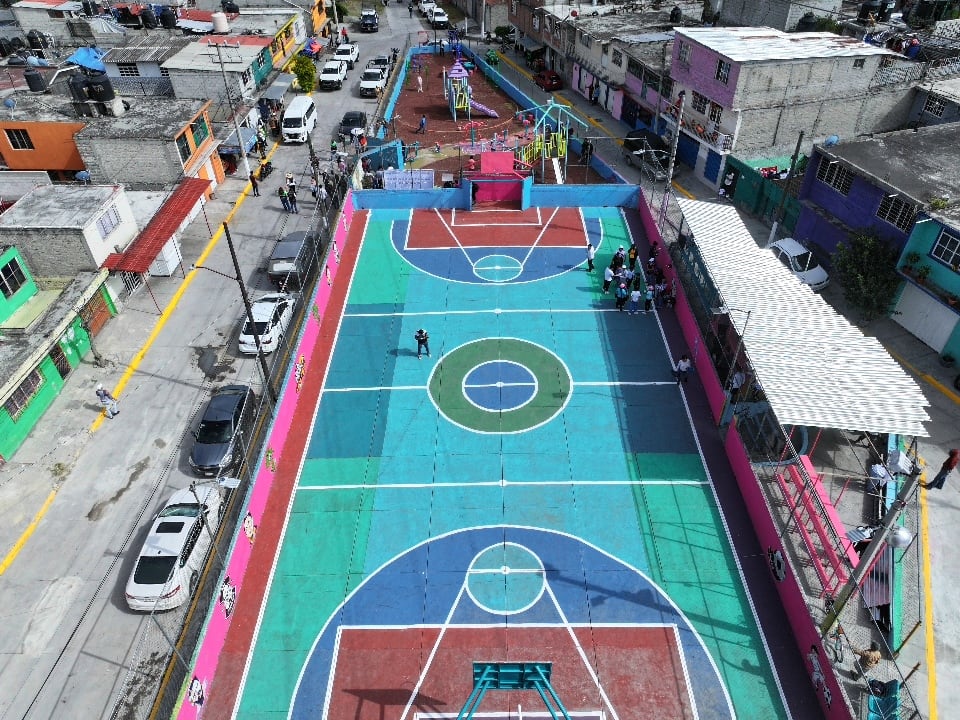 Azucena Cisneros entrega calles de concreto hidráulico en San Andrés de la Cañada