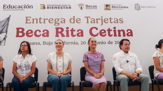La presidenta Claudia Sheinbaum y la gobernadora Marina del Pilar encabezaron la entrega de tarjetas de la Beca Rita Cetina en Baja California.