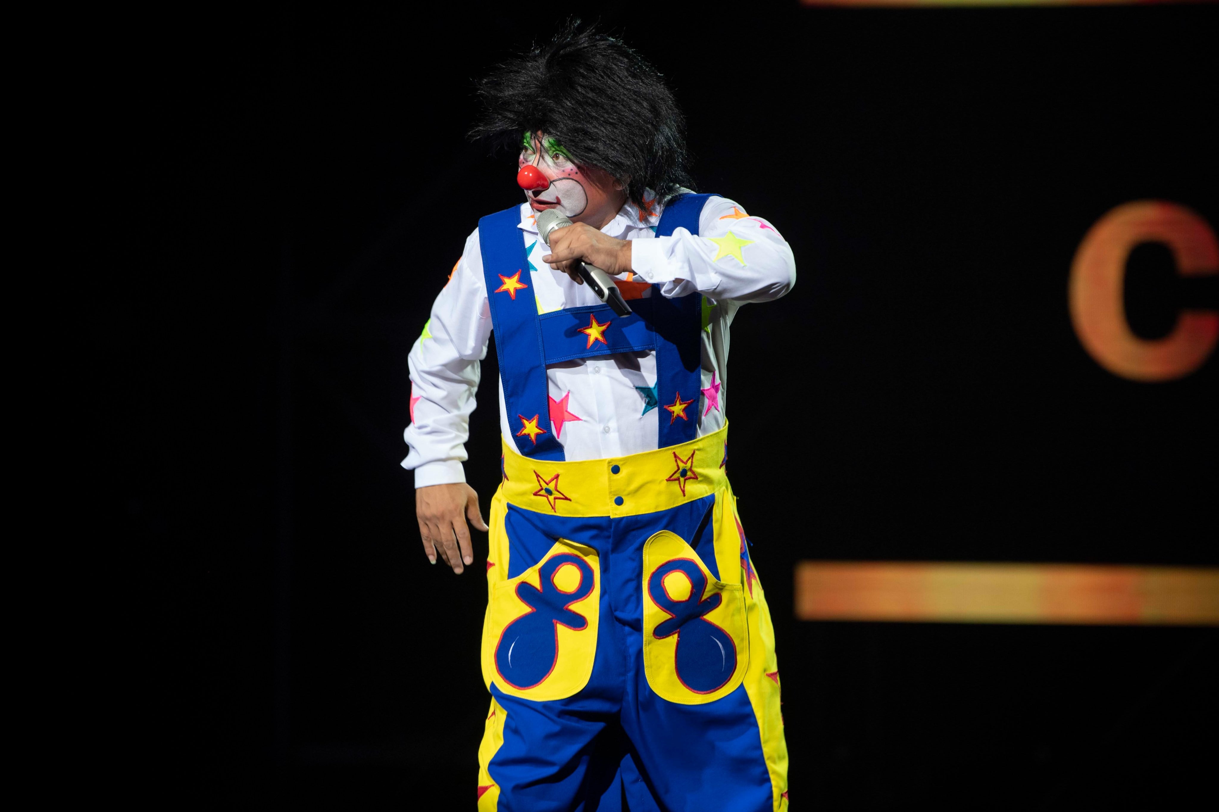 Pierre David Sansores imitando a Chuponcito en El Retador.