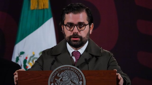 Alejandro Svarch, titular de Cofepris, expuso sobre la Vacuna Patria