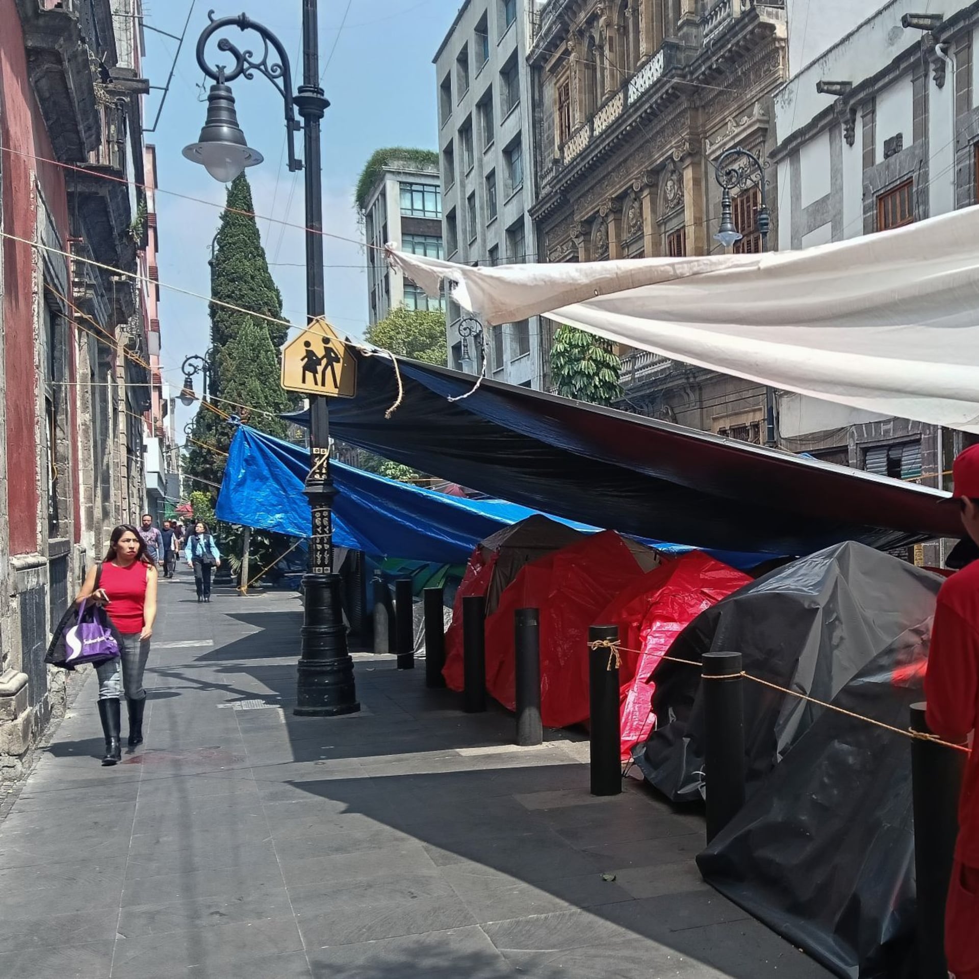 CNTE mantendrá plantón si Segob, SEP e ISSSTE no responden a sus demandas
