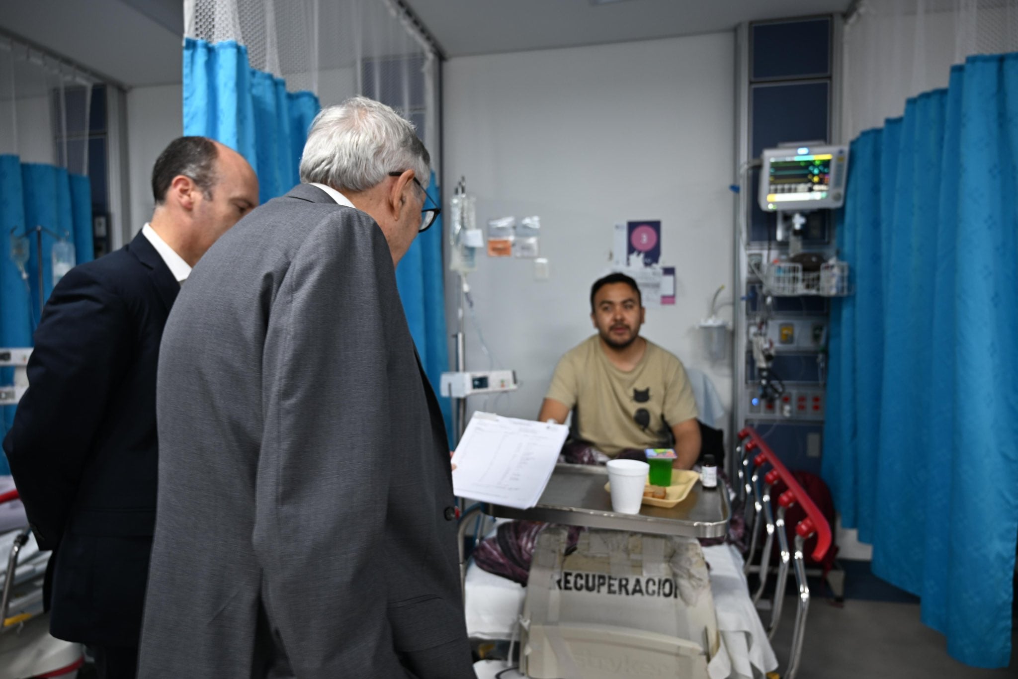 Secretario de Salud visita Hospital General tras brote de Salmonella