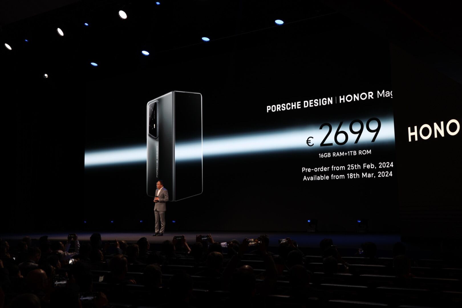 HONOR Magic V2 Porsche Design RSR en MWC 2024