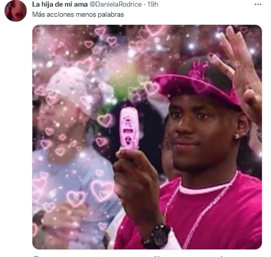 Daniela Rodrice celebra publicidad con Liverpool.