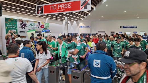 Tren Ligero restringe acceso en Tasqueña solo a quienes vayan al Estadio Banorte