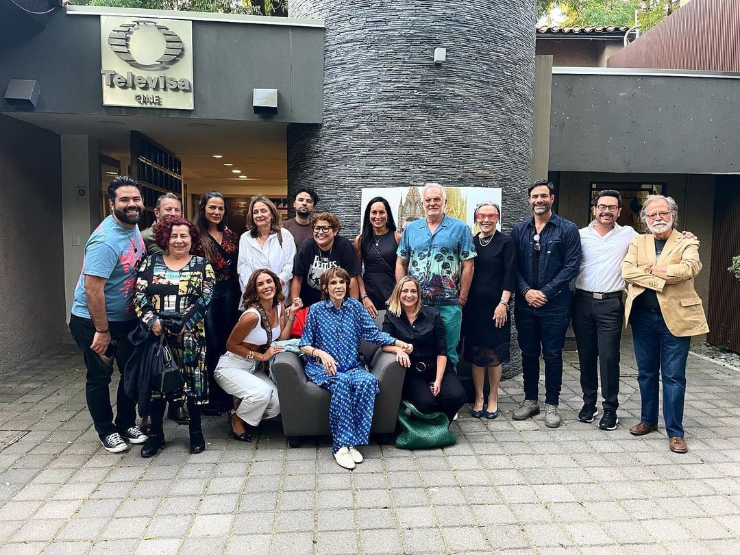 Rebecca Jones reaparece en público y agradece a amigos por su apoyo