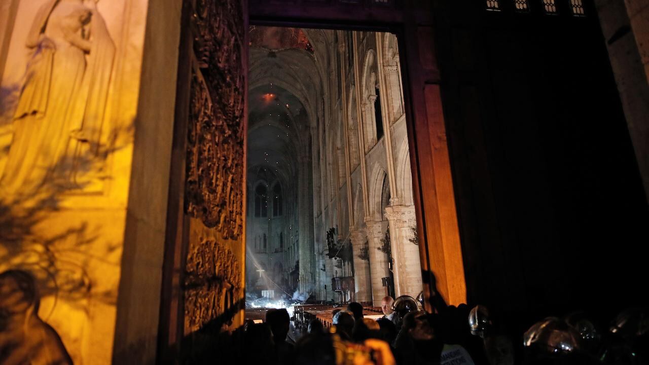El interior de Notre Dame; circulan primeras imágenes tras incendio