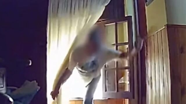 Cacha a su esposo robándole a sus papás; el ratero se metía por la ventana para sacarles dinero