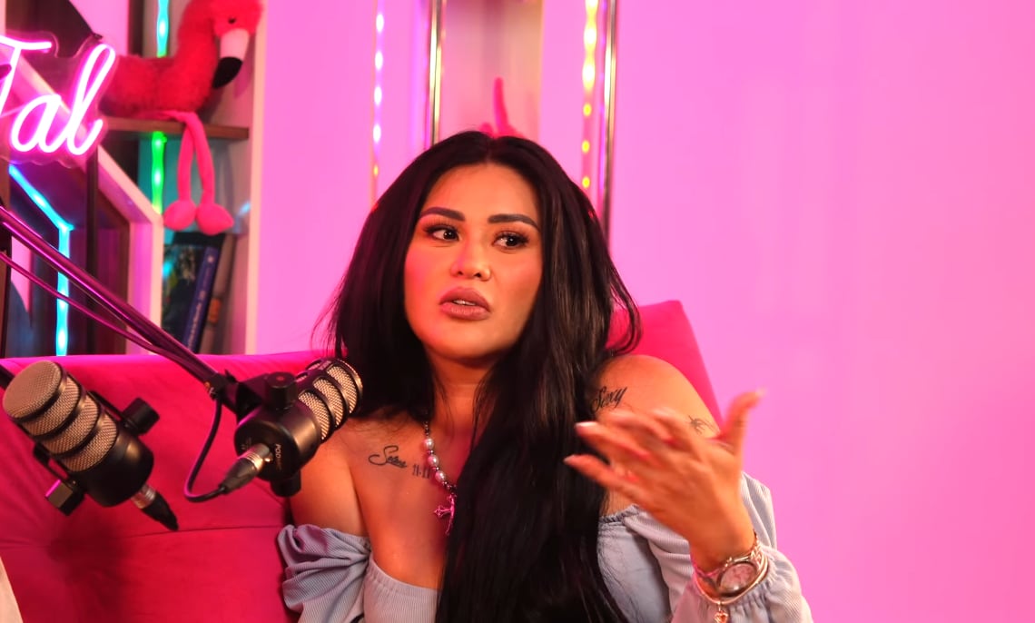 Gomita revela que fue violada por su exnovio venezolano.