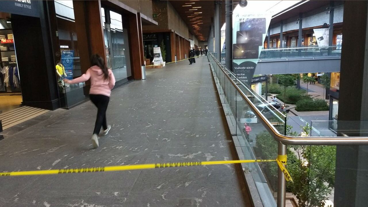 Balacera en centro comercial de Querétaro deja 3 muertos