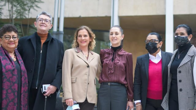 Beatriz Gutiérrez Müller junto a Claudia Sheinbaum