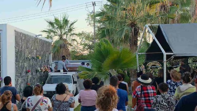 Sepultan a maestras asesinadas en Michoacán