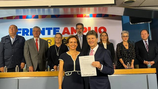 Enrique de la Madrid se registra como aspirante en Va por México para las elecciones 2024